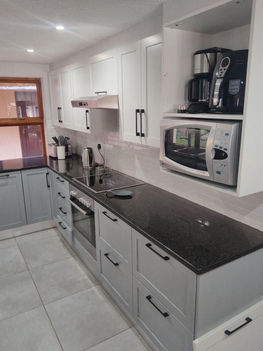 7 Bedroom Property for Sale in Lakeland North West